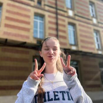 Babysitter in Agen: Maelys