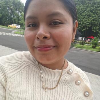 Babysitter in Panama-stad: Angela