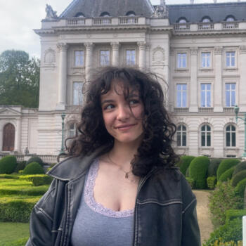 Babysitter in Bagnols-sur-Cèze: Nassima