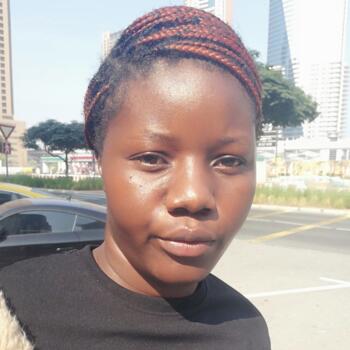 مربية أطفال في دبي: Tendai