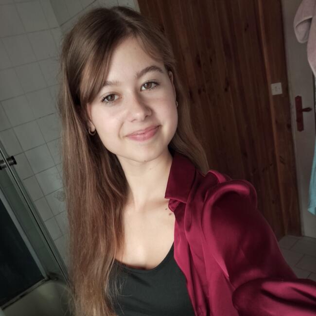 Babysitter in Vaux-le-Pénil: Loriane