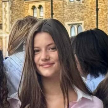 Babysitter in Godalming: Zoe