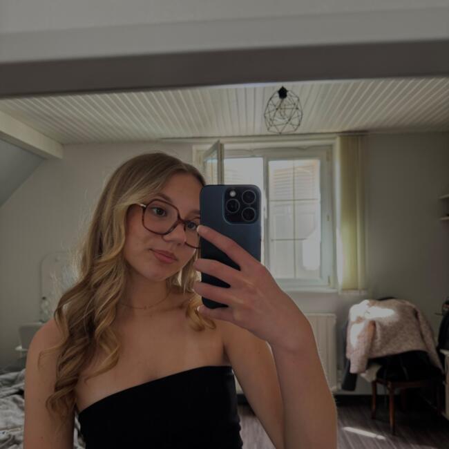 Babysitter in Sundhoffen: Jade