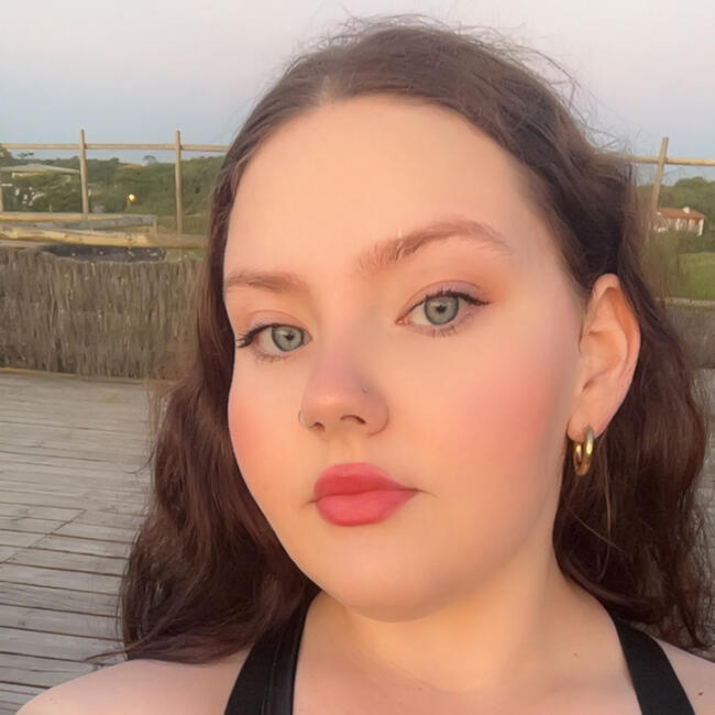 Babysitter in Anglet: Leila