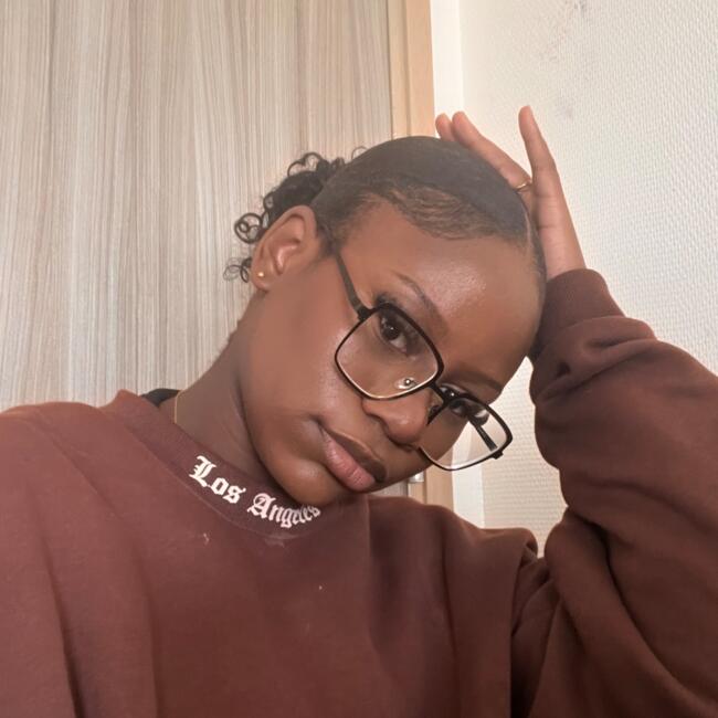 Babysitter in Lyon: Victoria