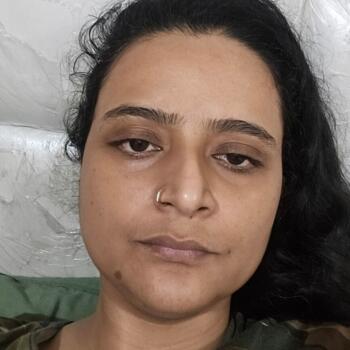 Nanny job in Faridabad: babysitting job Preeti