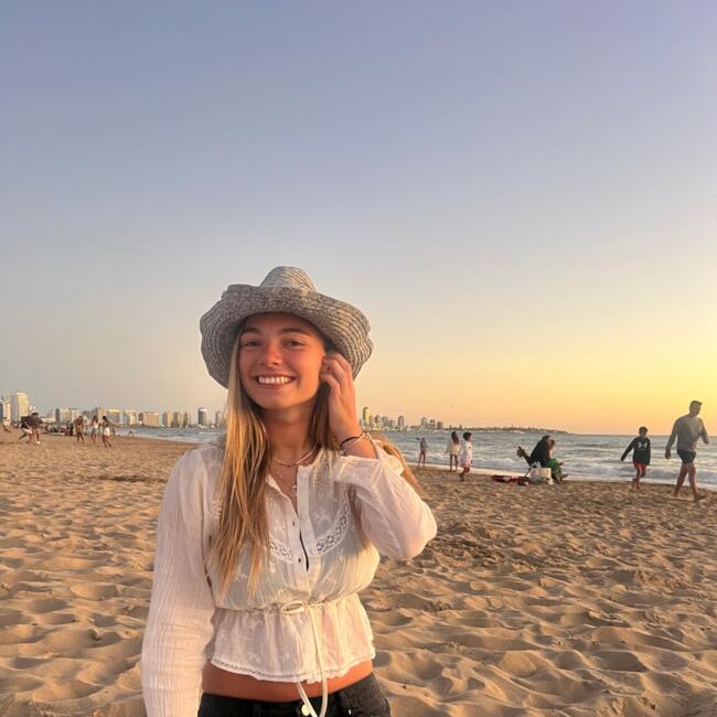 Babysitter in Montevideo: Pilar