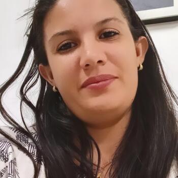 Babysitter Brasília: Graciane