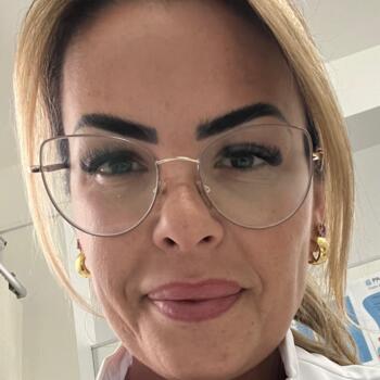 Babysitter in Biguaçu: Alinny Souza