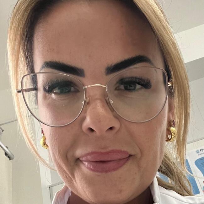 Babysitter in Biguaçu: Alinny Souza