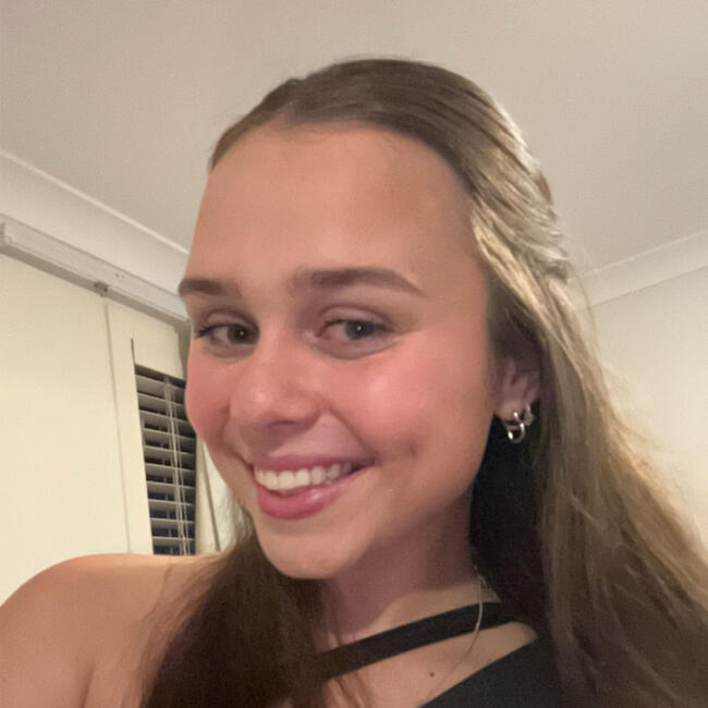 Babysitter in Sunshine Coast: Maddison