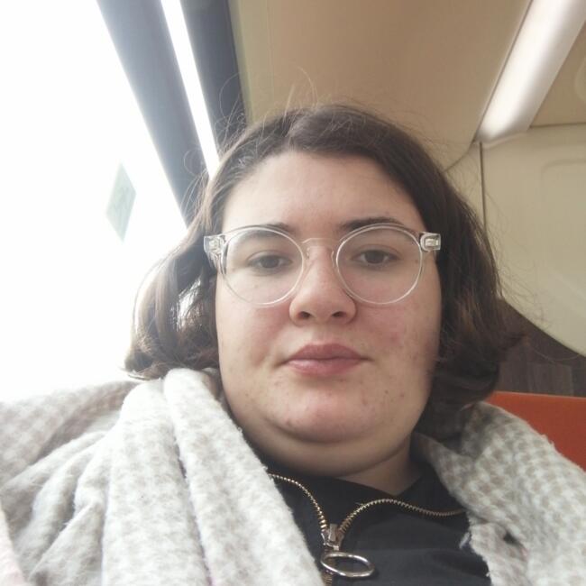 Babysitter in Rennes: Zoé