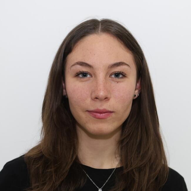 Babysitter in Rome: Sara