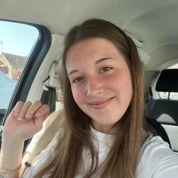 Babysitter in Orval: Kimy