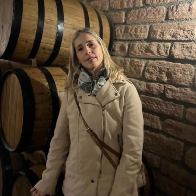 Babysitter in Almirante Tamandaré: Claudia