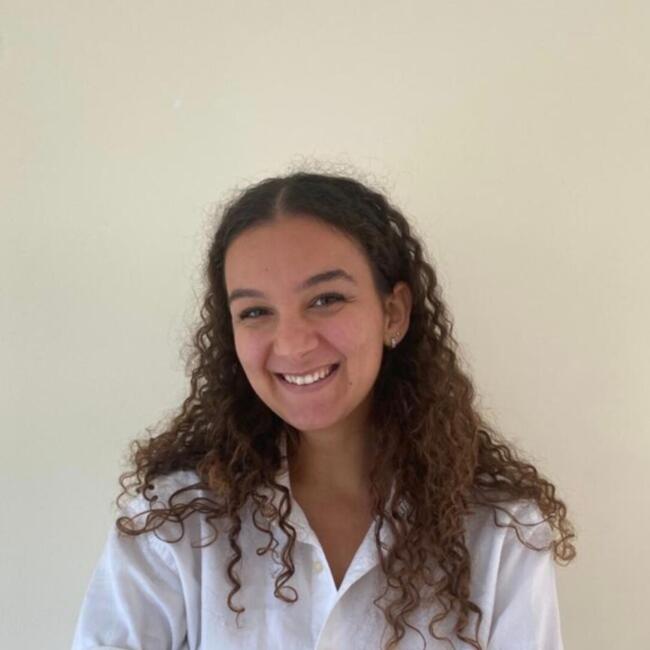 Babysitter in Basel: Chiara