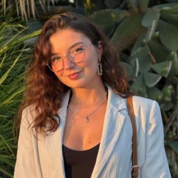 Babysitter in Devay: Manon