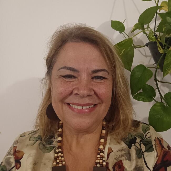 Babysitter in São José (São José): Ester