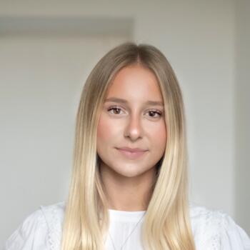 Babysitter in Paris: Victoire