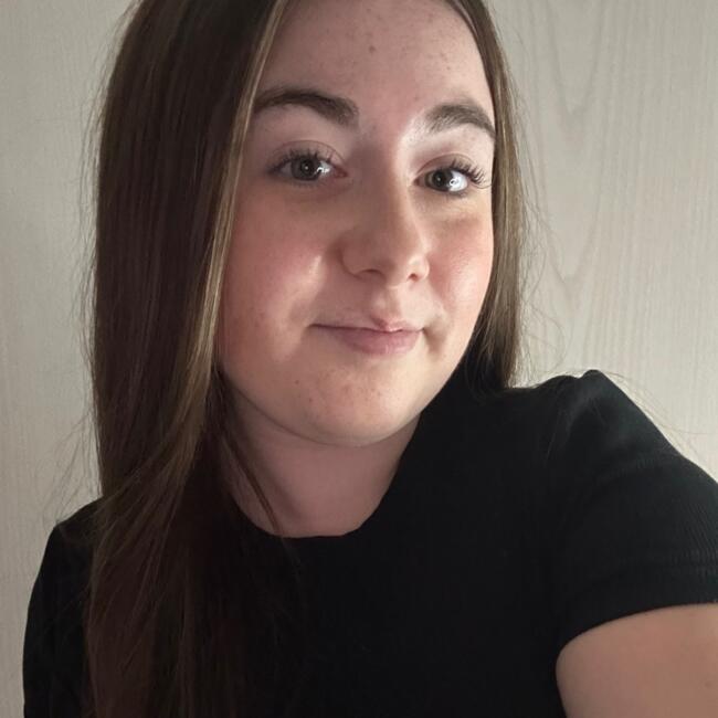 Babysitter in Azille: Mélody