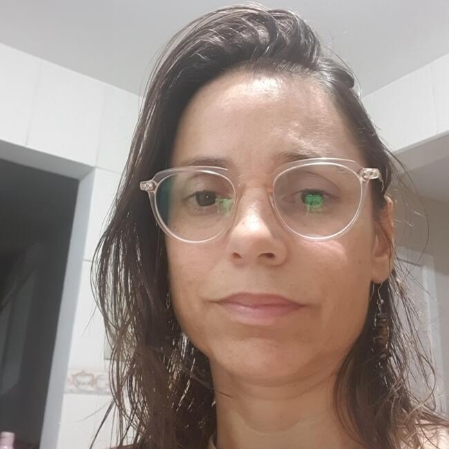 Babysitter in Vitória: Kelly