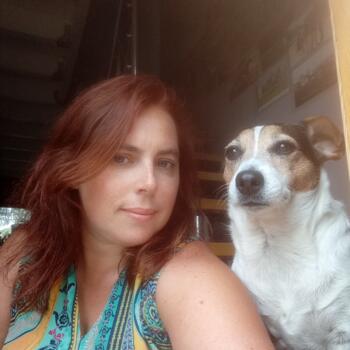 Babysitter in Piseux: Emilie