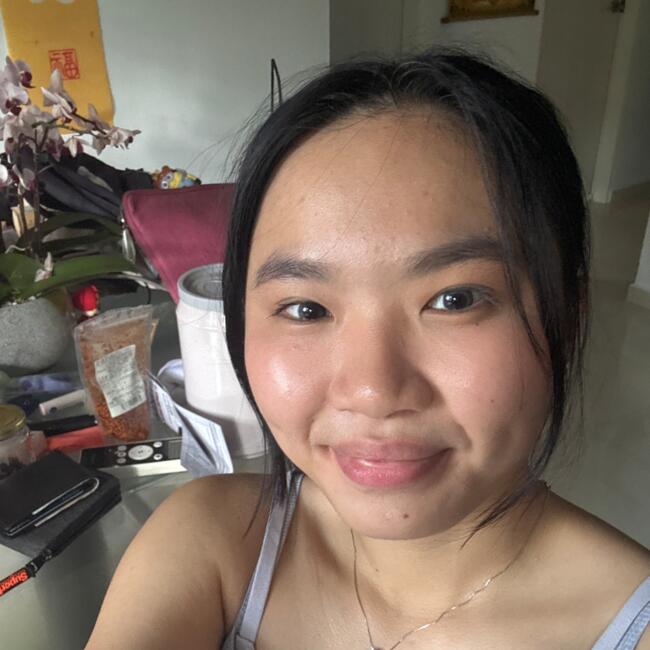Babysitter in Singapore: Enye