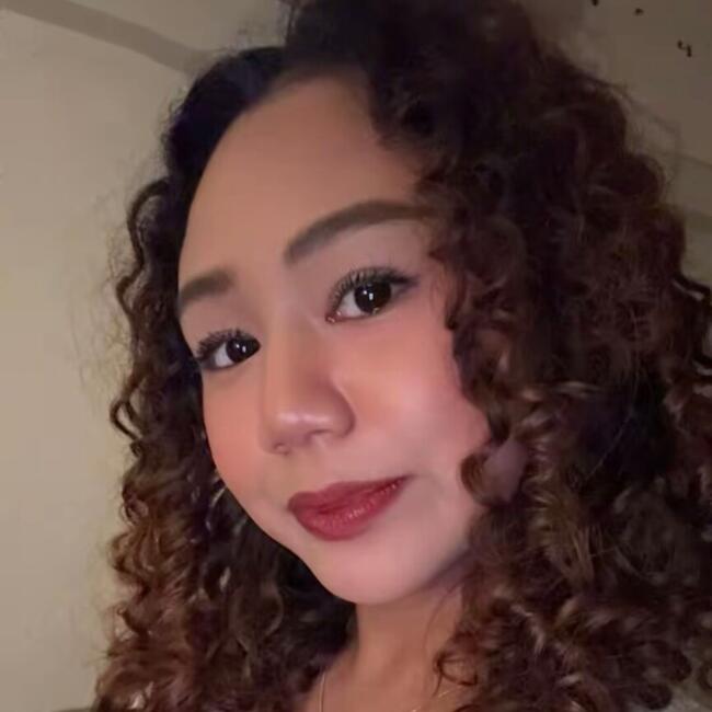 位于Singapore Island的临时保姆: Yasmin