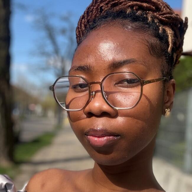 Babysitter in Glasgow: Oluwabusolami