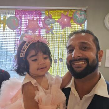 Babysitting job in Huddersfield: babysitting job Ahmad