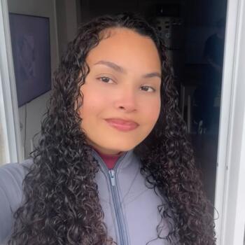 Babysitter in São Leopoldo: Mirella