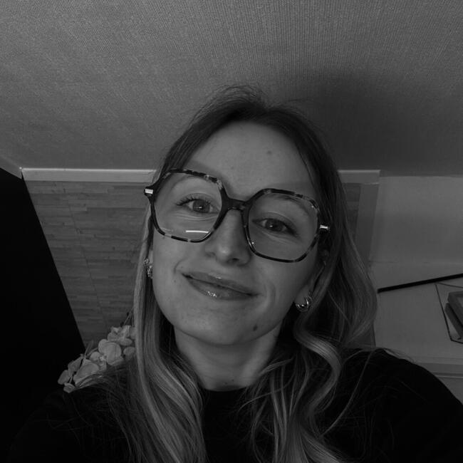 Babysitter in Cormelles-le-Royal: Margot