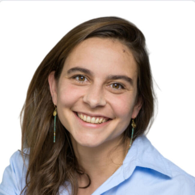 Job de garde d'enfants à Versailles: Agathe