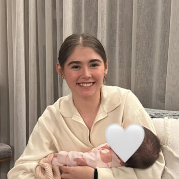 Babysitter in San Pedro: Mia