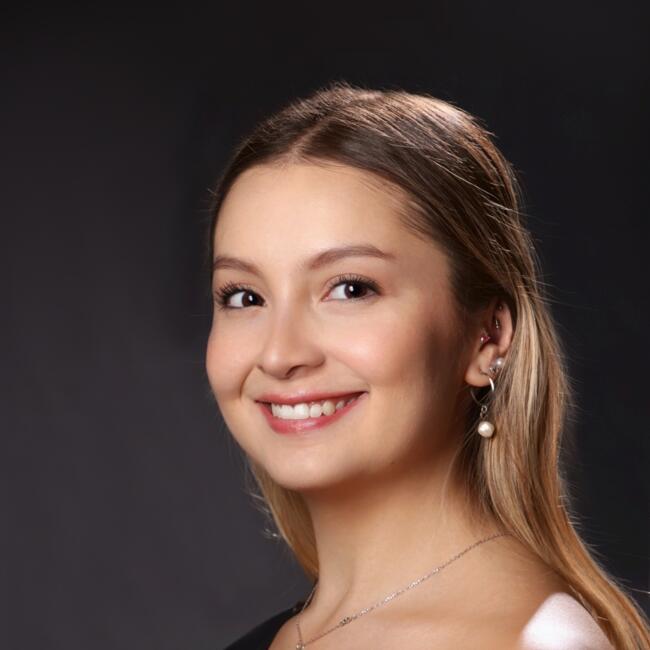 Babysitter in Los Angeles: Camila