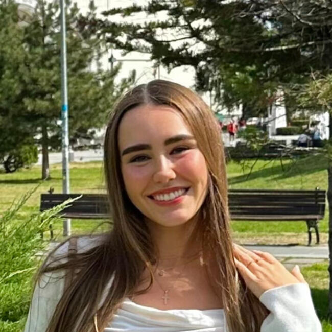Babysitter in Ljubljana: Vivien Anna