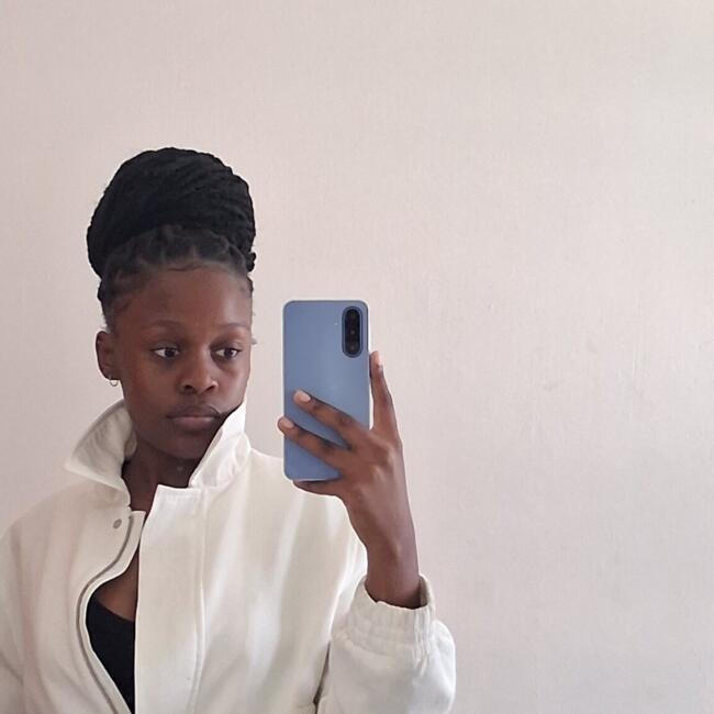 Babysitter in Saint Pierre: Sibahle Tibusiso Karsten