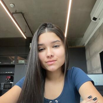 Emprego de babá em Jandira: emprego de babá Leticia