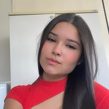 Babysitting job in Jandira: babysitting job Leticia Linhares