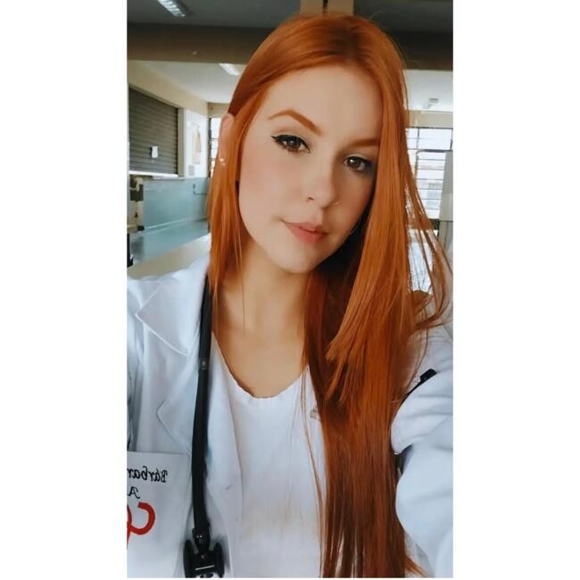 Babysitter in São Carlos: Barbara