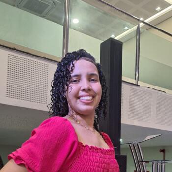 Babysitter Aparecida de Goiânia: Nillieny