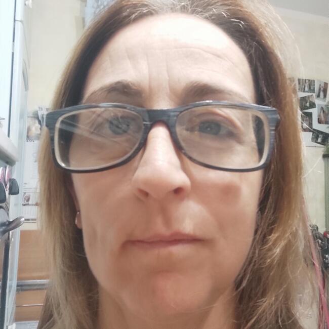 Babysitter in Santa Maria a Monte: Katia