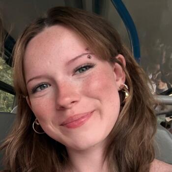 Babysitter Tamworth: Abi