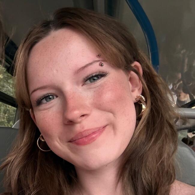 Babysitter in Tamworth: Abi