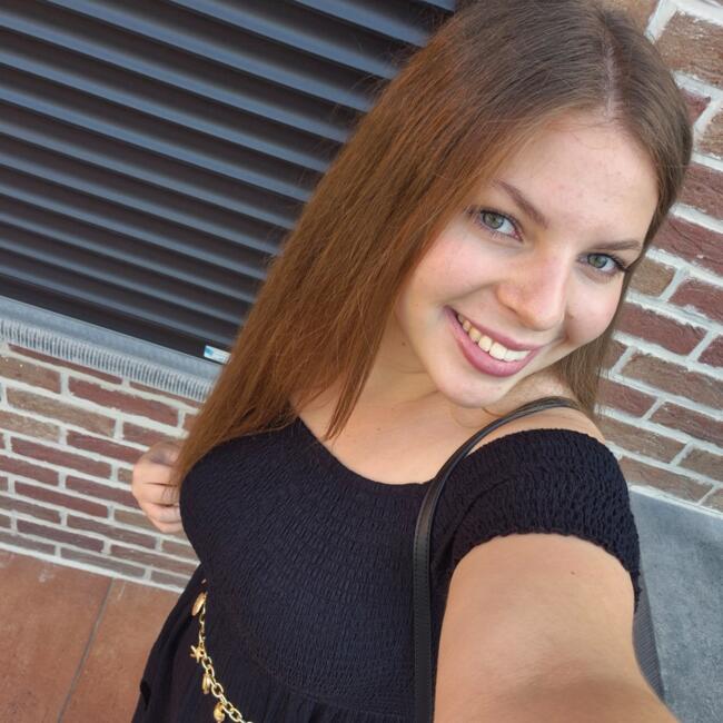 Babysitter in Sambreville: Laura