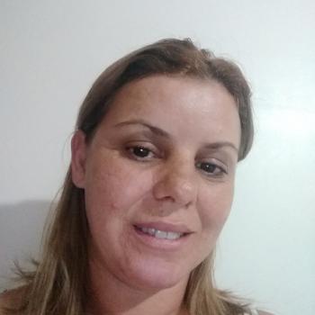 Babysitter in São José do Rio Preto: Elisangela