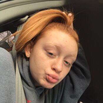 Babysitter in Fort Wayne: Whitney