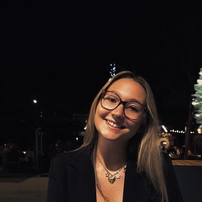Babysitter in Marseille: Camille