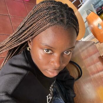 Babysitter in Lisbon: Deborah