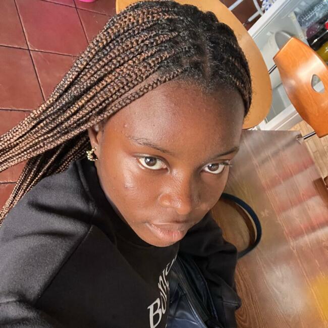 Babysitter in Lisbon: Deborah